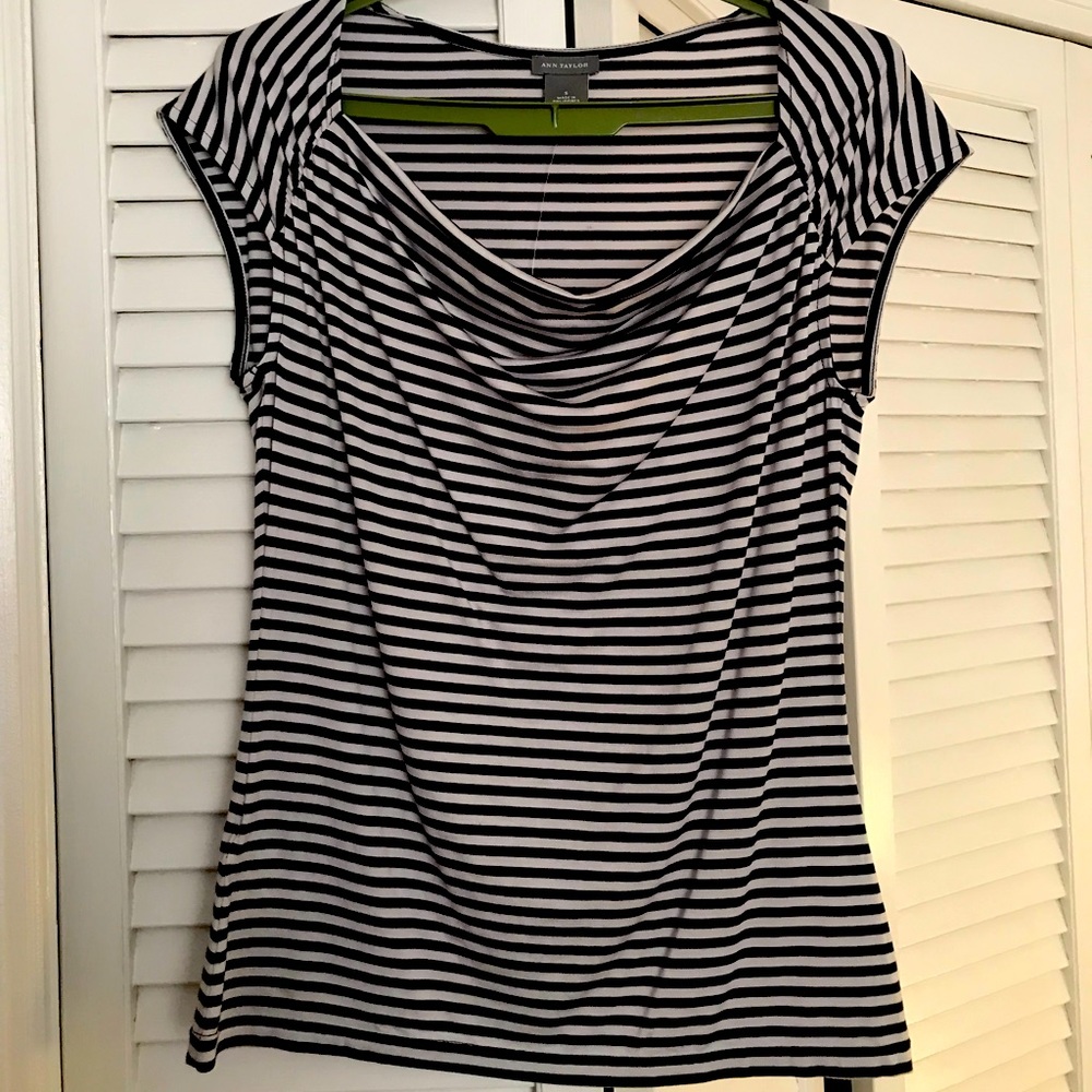 Ann Taylor B&W Striped Shirt Sz Small